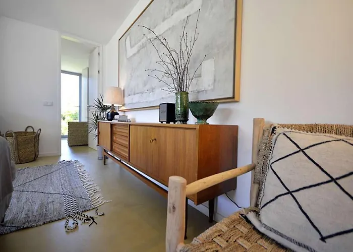 Beautiful 2 Bedrooms Sandover Private Pool